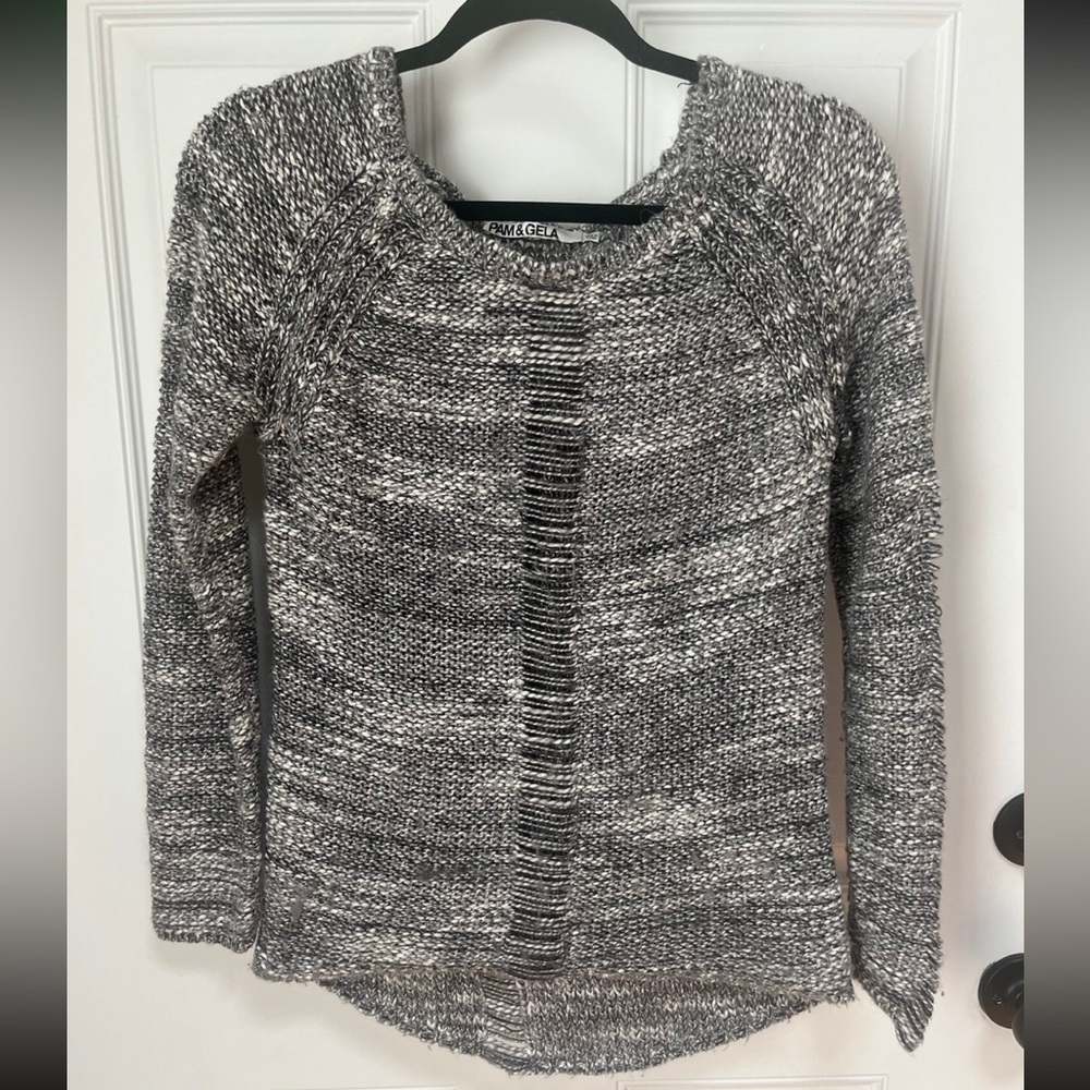 Pam and‎ Gela distressed gray sweater fits medium